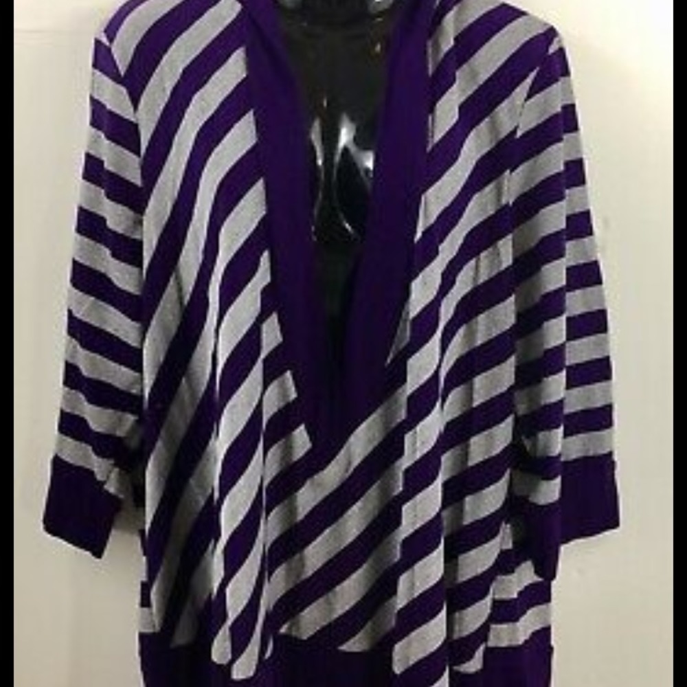 NWOT Hooded throw over tee